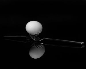 2108 Fotograf  Danne Johansen  -  Egg on two forks  
